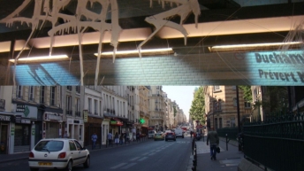 图片动态展播PPT模板之巴黎街拍 (12)示例5